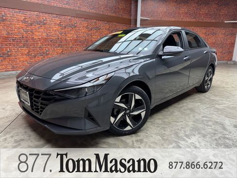 Used 2023 Hyundai Elantra SEL w/ Convenience Package FWD image 1