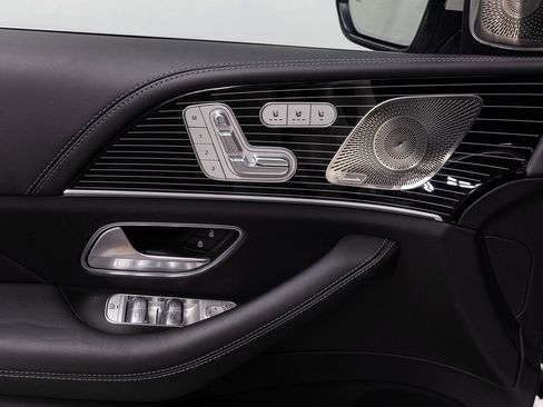 Used 2024 Mercedes-Benz Maybach GLS 600 4MATIC image 6