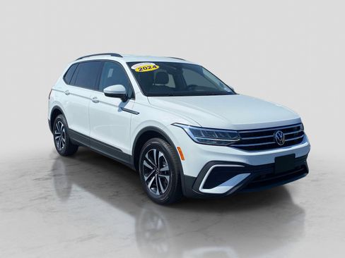 Used 2024 Volkswagen Tiguan S image 1