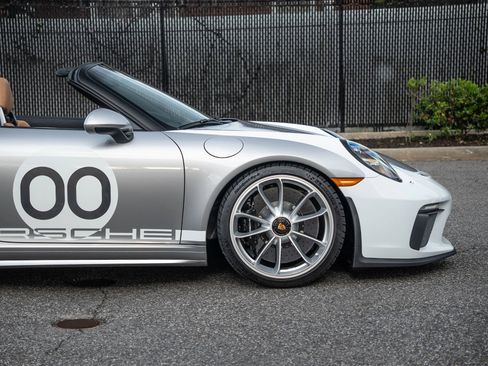 Used 2019 Porsche 911 Speedster RWD image 24