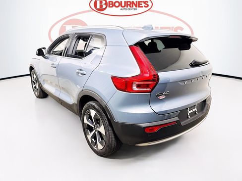 Used 2023 Volvo XC40 B5 Plus w/ Protection Package Premier AWD/4WD image 9