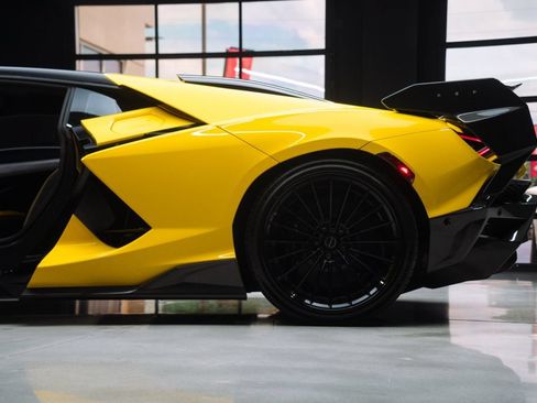 Used 2024 Lamborghini Revuelto AWD/4WD image 56