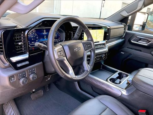 Used 2025 Chevrolet Silverado 2500 LTZ w/ Trail Boss Package AWD/4WD image 8