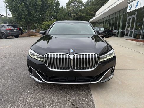 Used 2022 BMW 750i xDrive w/ Executive Package AWD/4WD image 3