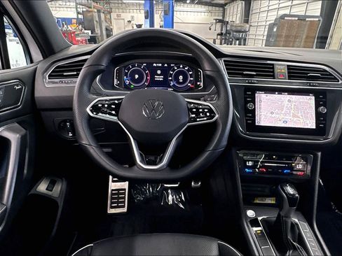 Used 2023 Volkswagen Tiguan SEL R-Line AWD/4WD image 11