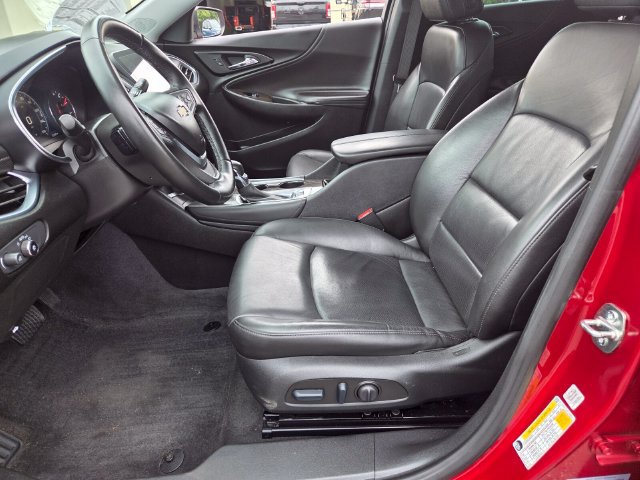 Used 2023 Chevrolet Malibu LT w/ Driver Confidence Package FWD image 9