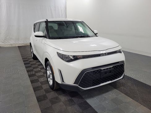 Used 2025 Kia Soul S FWD image 13