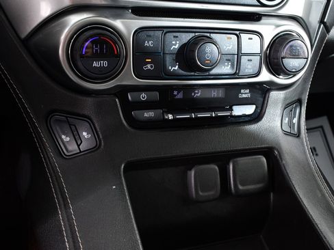 Used 2017 Chevrolet Suburban LT image 27