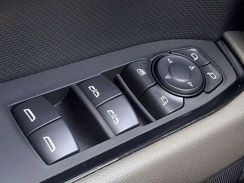 Used 2024 Chevrolet Silverado 1500 ZR2 image 27