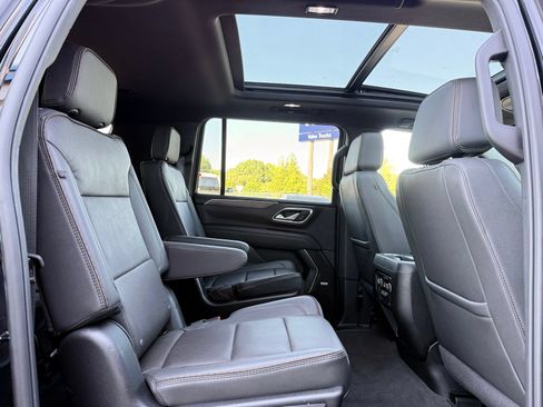Used 2024 Chevrolet Suburban High Country AWD/4WD image 24