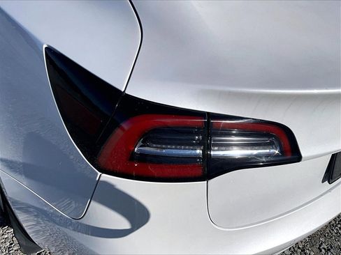 Used 2020 Tesla Model 3 Standard Range image 27