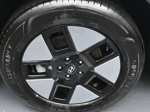 Used 2025 Hyundai Santa Fe SEL image 40