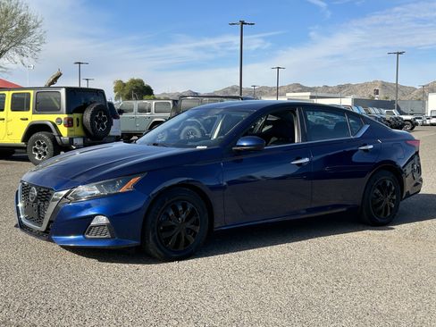 Used 2022 Nissan Altima 2.5 S image 2