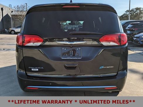 Used 2020 Chrysler Pacifica Limited image 7