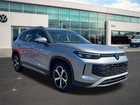 Certified 2026 Volkswagen Tiguan SE AWD/4WD image 3