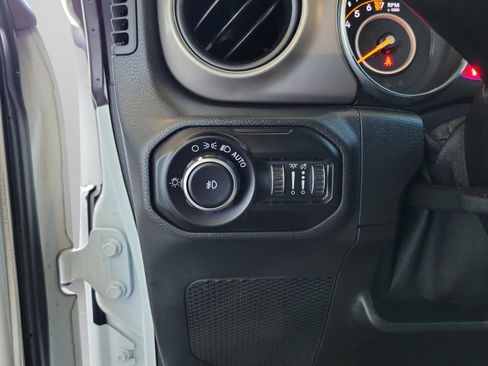 Used 2020 Jeep Wrangler Unlimited Sport image 21