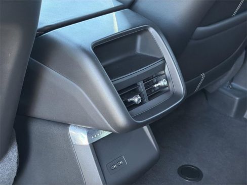 Used 2025 Cadillac Lyriq Luxury image 27