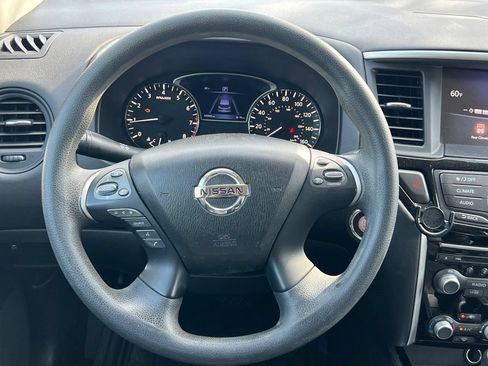 Used 2017 Nissan Pathfinder S FWD image 14