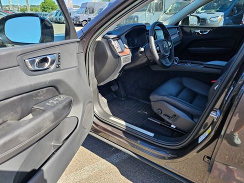 Used 2023 Volvo XC60 B5 Plus w/ Climate Package AWD/4WD image 20