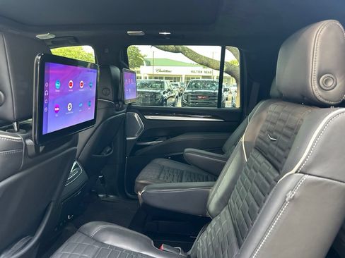 Certified 2025 Cadillac Escalade ESV Sport Platinum AWD/4WD image 11