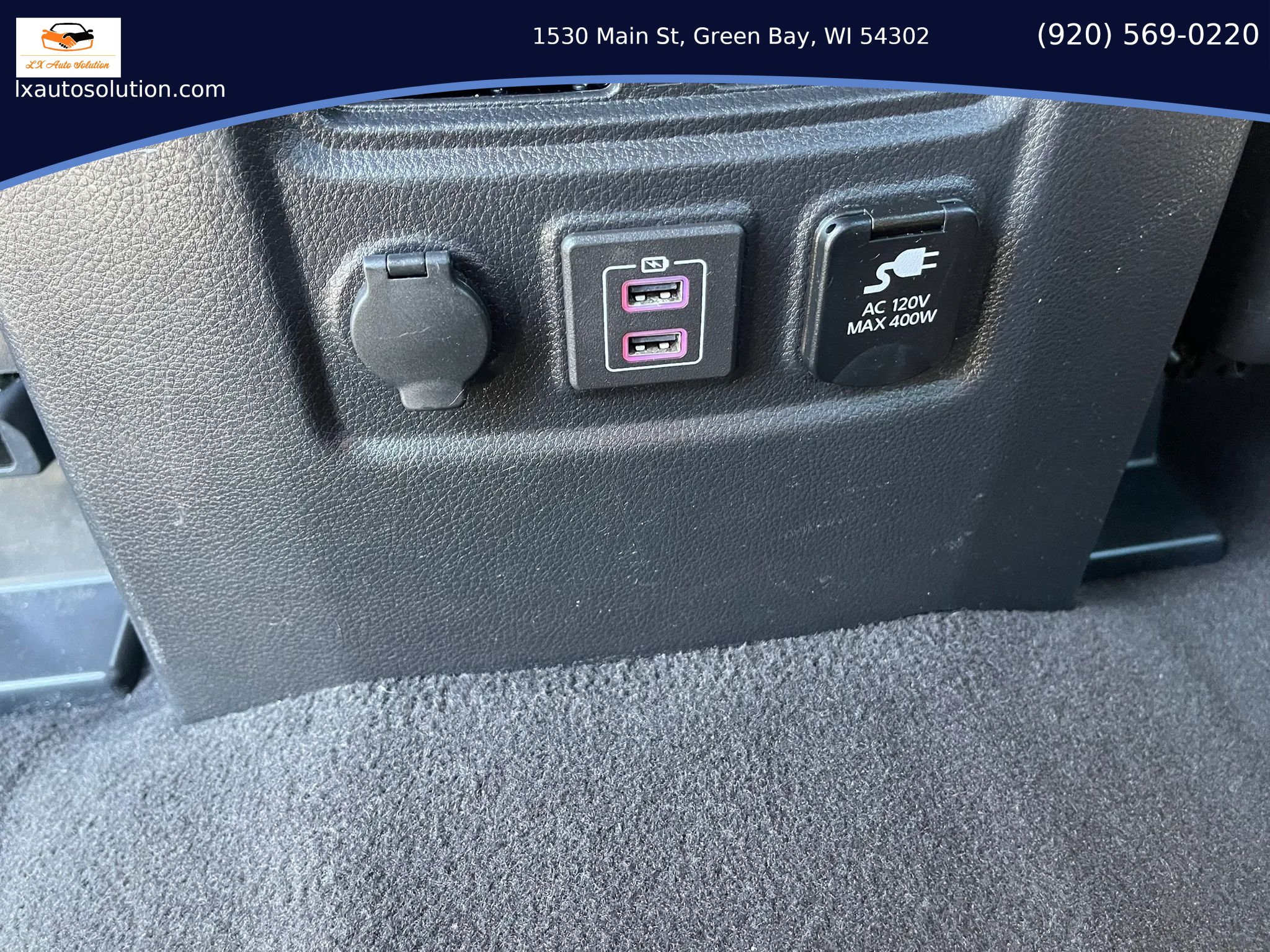 Used 2019 Nissan Titan SV w/ SV Convenience Package AWD/4WD image 12