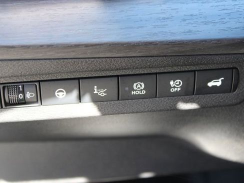 Used 2025 Nissan Ariya FWD image 12