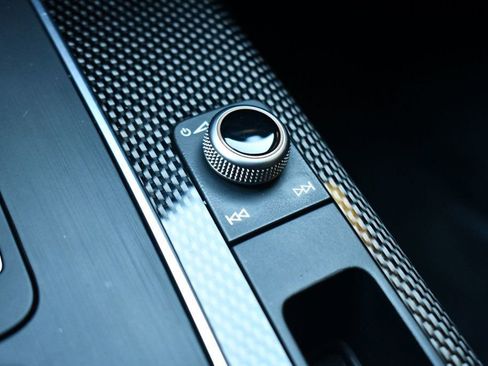 Used 2018 Audi SQ5 Premium Plus w/ S Sport Package image 41