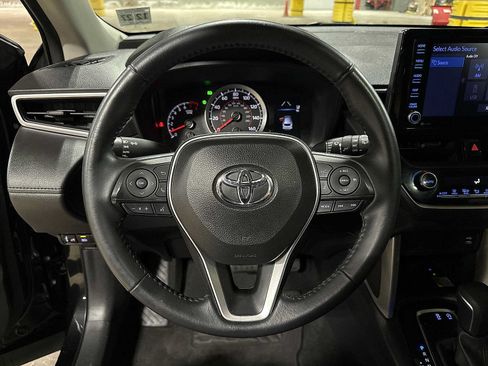 Used 2022 Toyota Corolla Cross LE w/ Moonroof Package AWD/4WD image 18