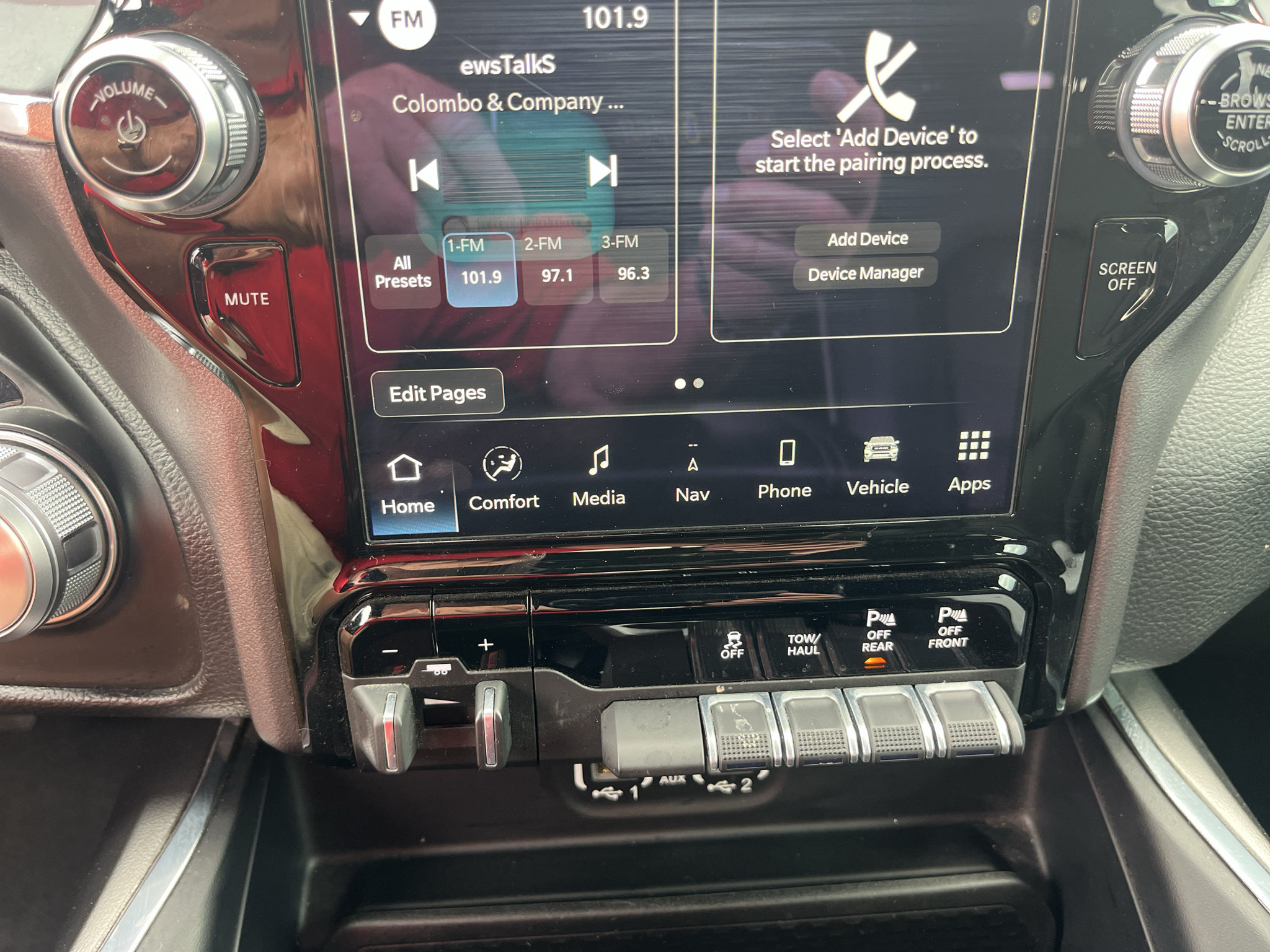 Used 2022 RAM 1500 Laramie w/ Sport Appearance Package AWD/4WD image 21