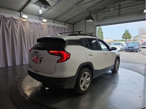 Used 2018 GMC Terrain SLE w/ Driver Convenience Package image 11