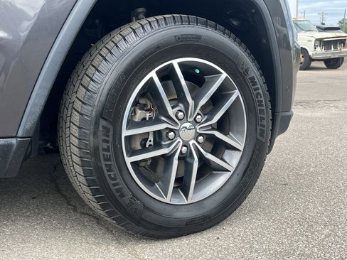 Used 2018 Jeep Grand Cherokee Limited AWD/4WD image 28
