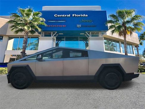 Used 2024 Tesla Cybertruck AWD Crew Cab image 8