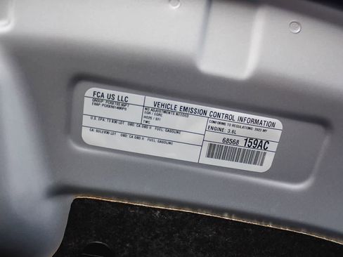 Used 2023 Chrysler Pacifica Limited image 33