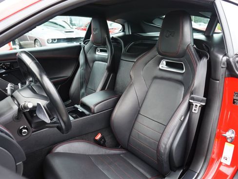 Used 2018 Jaguar F-TYPE R image 15