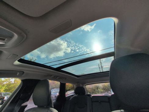 Used 2025 Volvo XC60 B5 Plus image 2