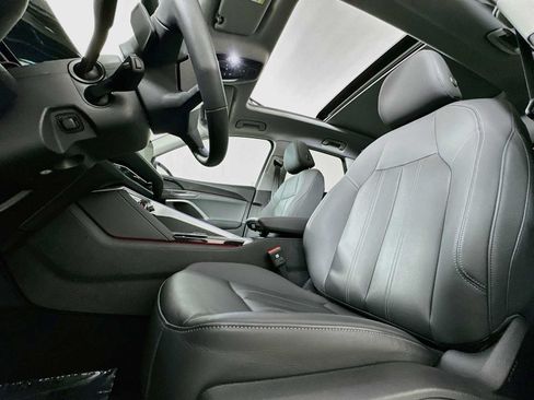 Certified 2025 Audi Q5 Premium w/ Convenience Package AWD/4WD image 18
