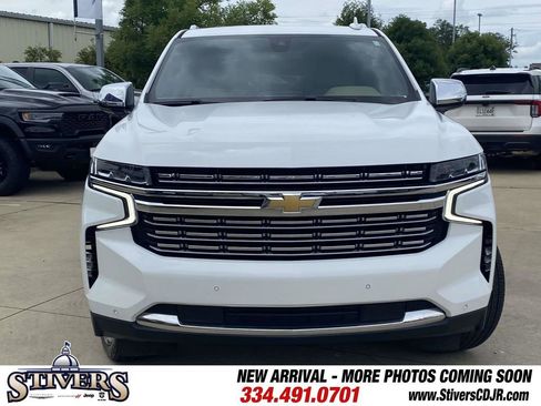 Used 2021 Chevrolet Suburban Premier RWD image 2