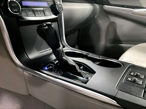 Used 2017 Toyota Camry XLE FWD image 17