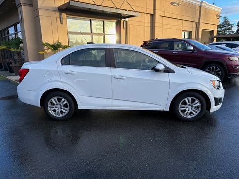 Used 2016 Chevrolet Sonic LT image 8