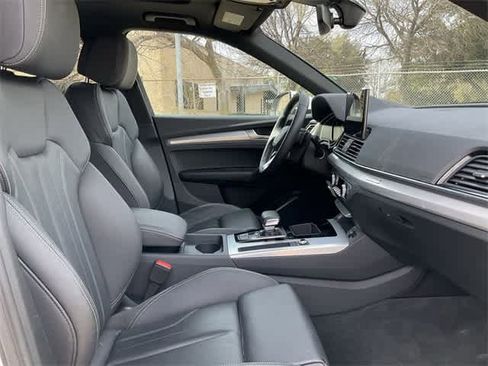 Used 2025 Audi Q5 2.0T Premium image 18