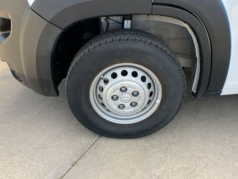 Used 2024 RAM ProMaster 2500 w/ Safety Group FWD image 9