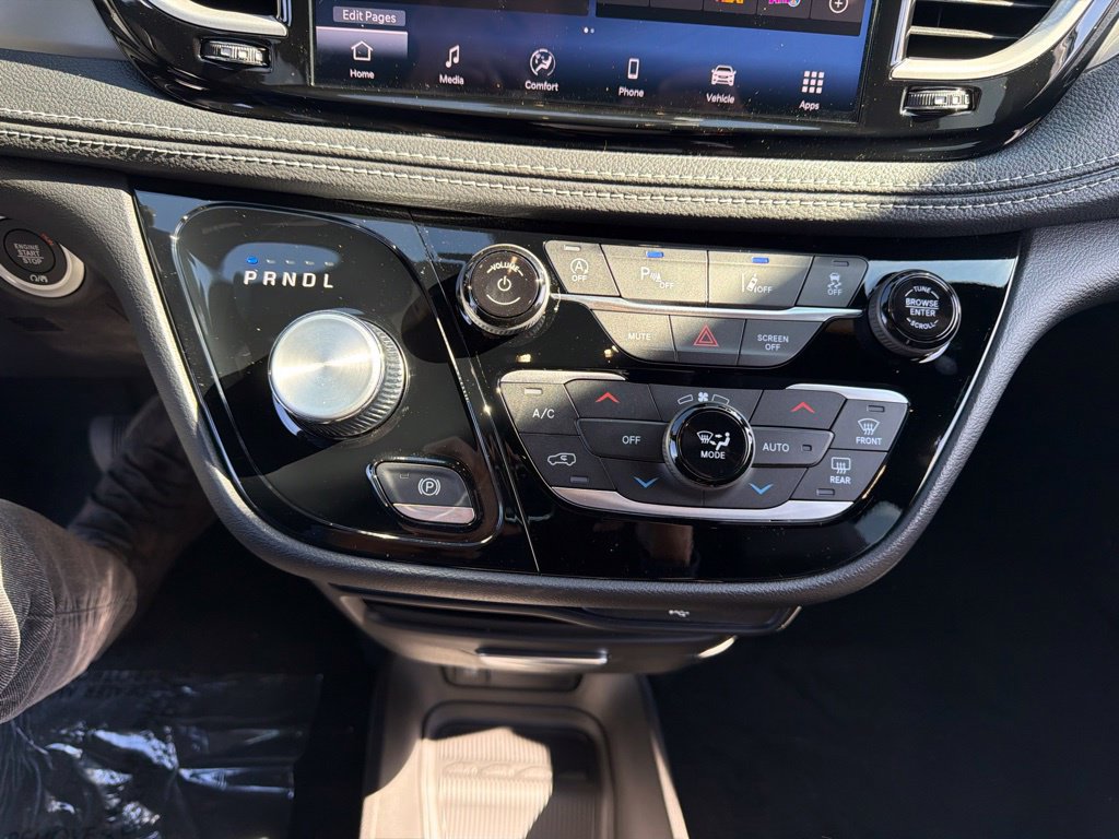 New 2027 Chrysler Pacifica Select FWD image 27