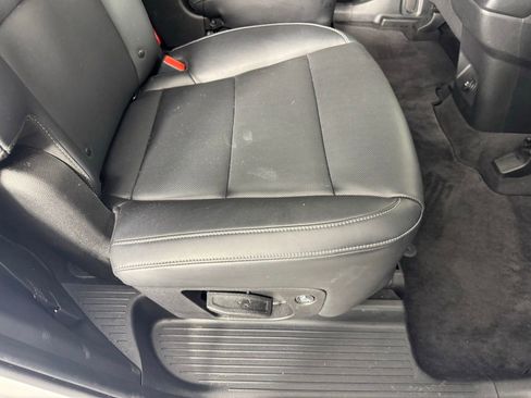 Used 2025 Kia Telluride S image 30