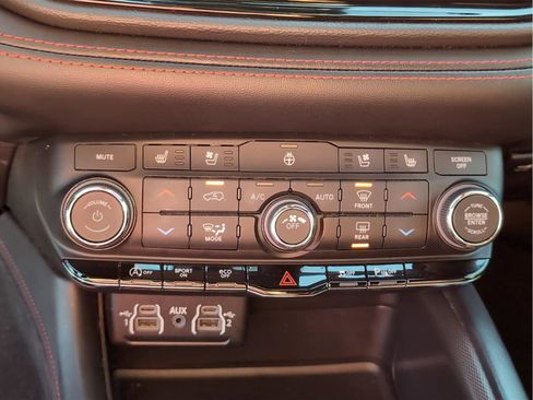 Used 2023 Dodge Durango GT AWD/4WD image 25