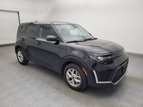Used 2025 Kia Soul LX image 11