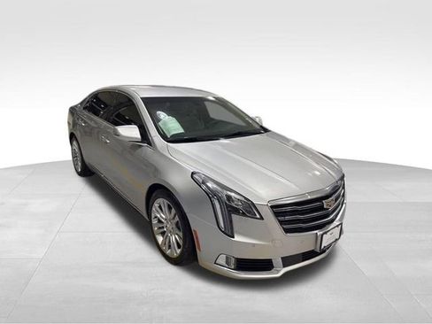 Used 2018 Cadillac XTS Luxury image 7