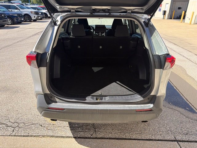 Used 2022 Toyota RAV4 XLE AWD/4WD image 14