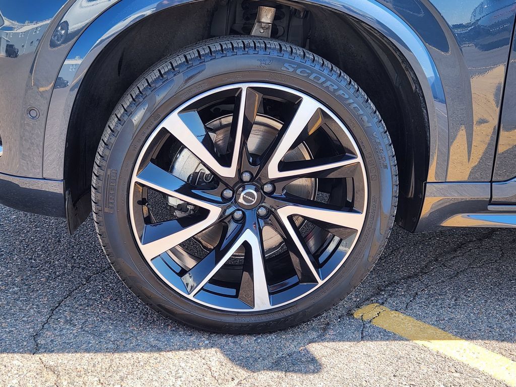 Used 2023 Volvo XC90 B6 Plus w/ Protection Package Premier AWD/4WD image 9