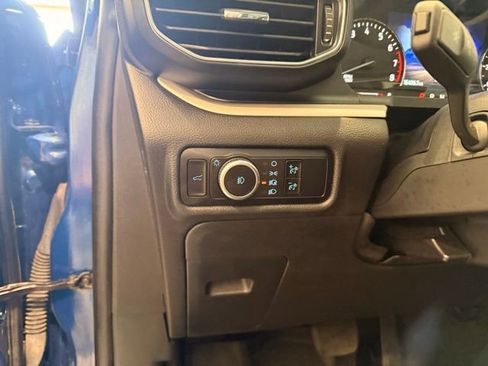 Used 2023 Ford Explorer XLT w/ Equipment Group 202A AWD/4WD image 14