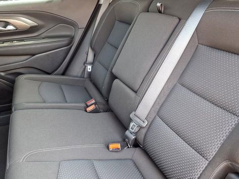 Used 2023 GMC Terrain SLE w/ Driver Convenience Package image 7